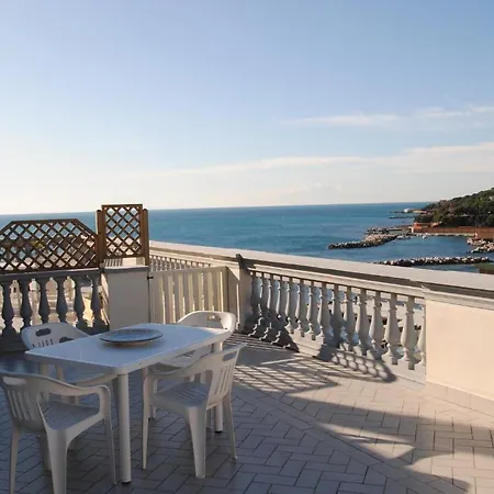 Fiorella Apartament *